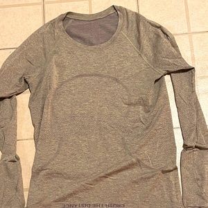Lululemon long sleeve relaxed fit